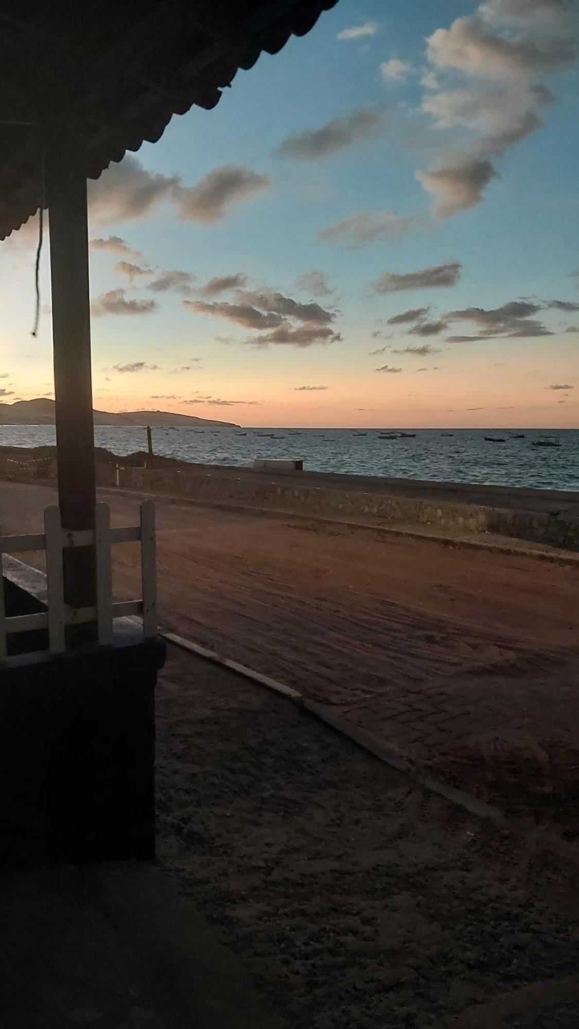 Chales Canto Do Mar Redonda Exterior photo